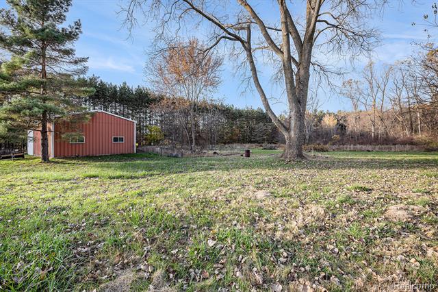 Builiding view thirty two for 896 Saginaw, Mayville, MI. 48744