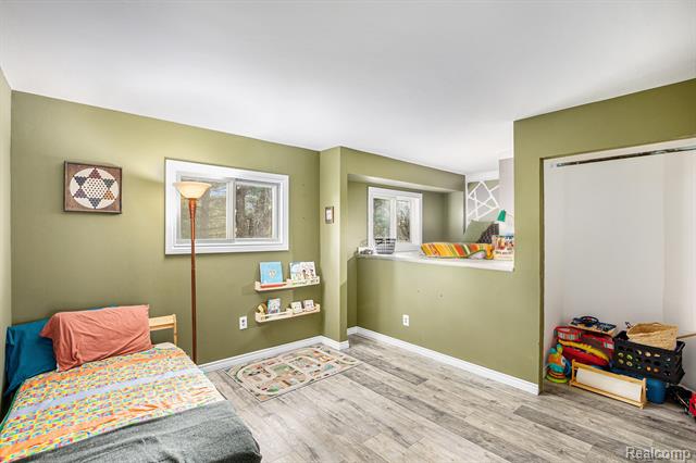 Builiding view twelve for 896 Saginaw, Mayville, MI. 48744