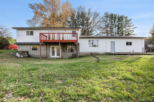 Builiding view twenty eight for 896 Saginaw, Mayville, MI. 48744