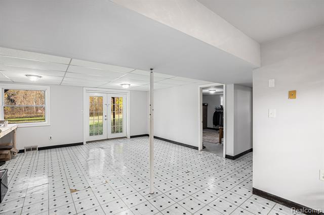 Builiding view twenty two for 896 Saginaw, Mayville, MI. 48744