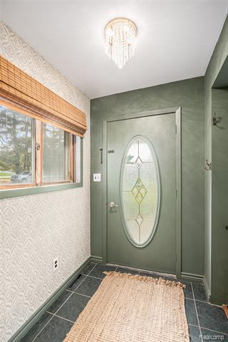 Builiding view two for 896 Saginaw, Mayville, MI. 48744