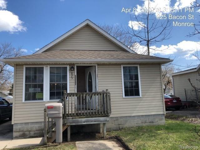 front view for 825 Bacon, Monroe, Mi. 48161