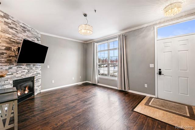 Builiding view eighteen for 43046 Strand, Sterling Heights, MI. 48313