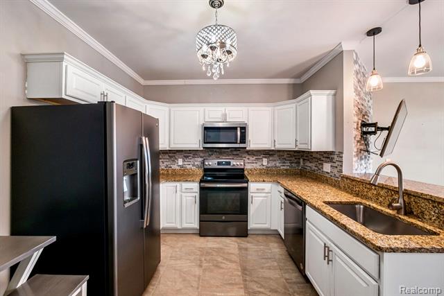 Builiding view eleven for 43046 Strand, Sterling Heights, MI. 48313