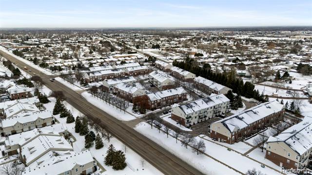 Builiding view fifty one for 43046 Strand, Sterling Heights, MI. 48313