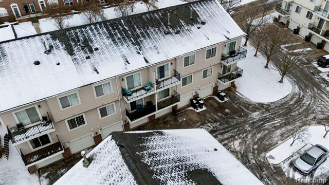 Builiding view fifty for 43046 Strand, Sterling Heights, MI. 48313