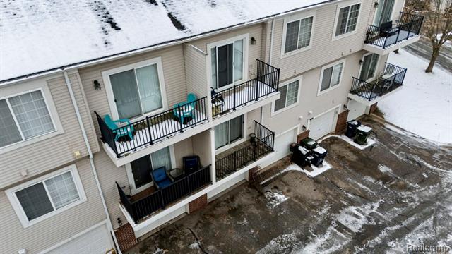 Builiding view forty seven for 43046 Strand, Sterling Heights, MI. 48313