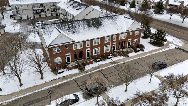 Builiding view forty two for 43046 Strand, Sterling Heights, MI. 48313