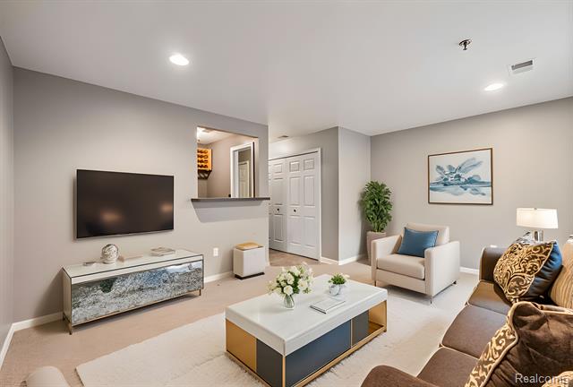 Builiding view four for 43046 Strand, Sterling Heights, MI. 48313