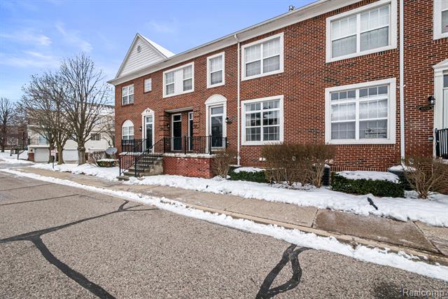 Builiding view one for 43046 Strand, Sterling Heights, MI. 48313