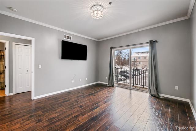 Builiding view twenty four for 43046 Strand, Sterling Heights, MI. 48313