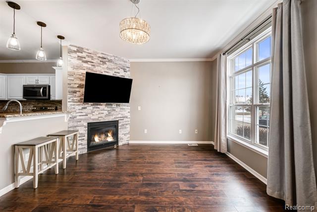 Builiding view twenty one for 43046 Strand, Sterling Heights, MI. 48313