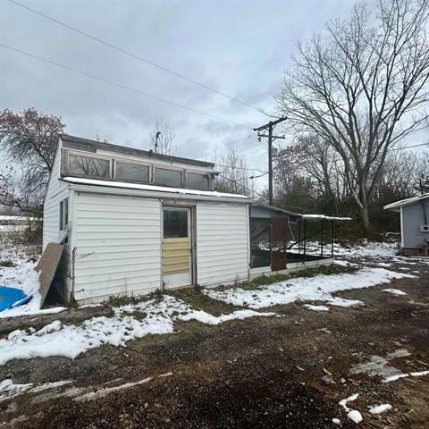 Builiding view three for 10832 Carter, Freeland, MI. 48623