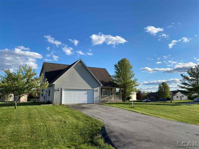 front view for 3587 Sapphire Dr, Adrian, Mi. 49221