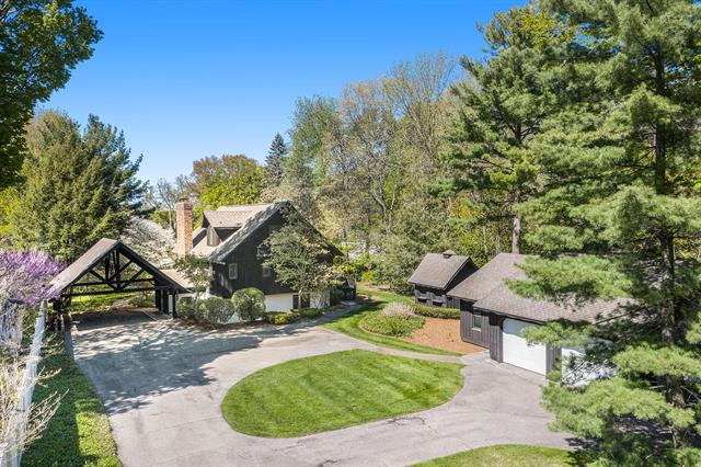 front view for 1071 W 27Th Street, Holland, Mi. 49423