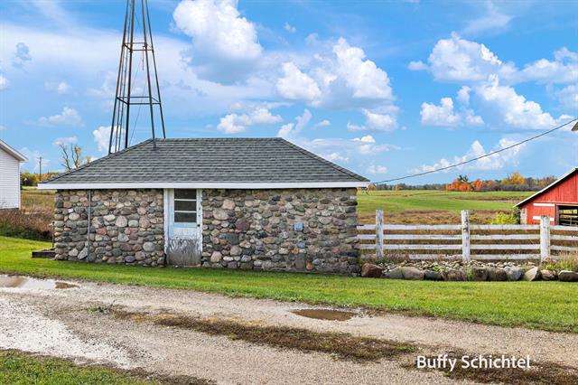 Builiding view fifty one for 20017 7 Mile, Reed City, MI. 49677