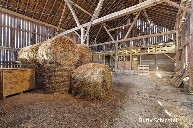 Builiding view seventy six for 20017 7 Mile, Reed City, MI. 49677