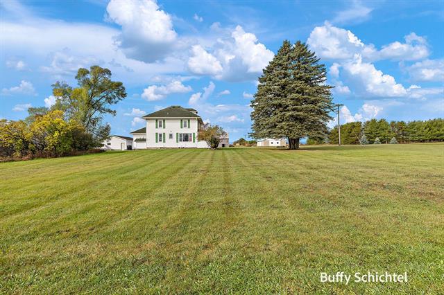 Builiding view sixty one for 20017 7 Mile, Reed City, MI. 49677