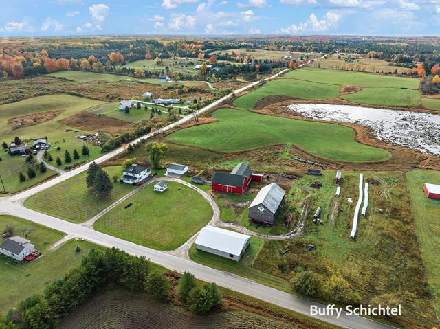 Builiding view sixty six for 20017 7 Mile, Reed City, MI. 49677