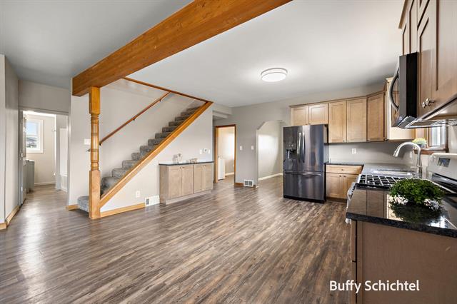 Builiding view ten for 20017 7 Mile, Reed City, MI. 49677