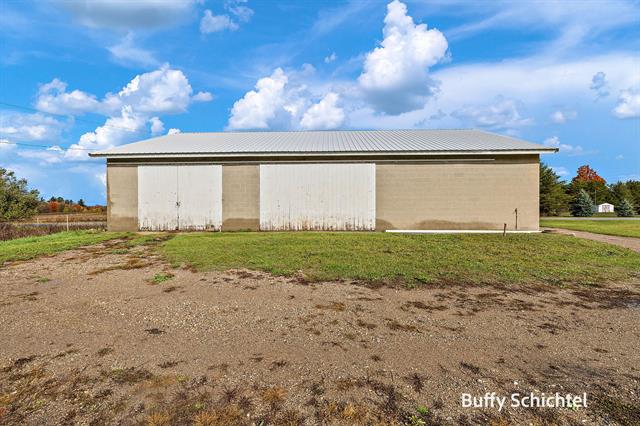 Builiding view twelve for 20017 7 Mile, Reed City, MI. 49677