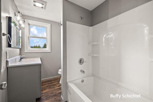 Builiding view twenty seven for 20017 7 Mile, Reed City, MI. 49677