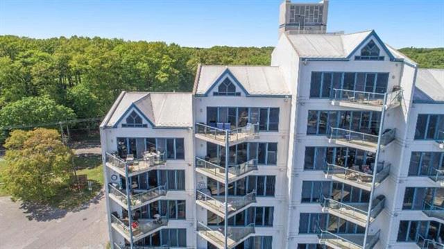 Builiding view forty three for 2964 Lakeshore, Muskegon, MI. 49441