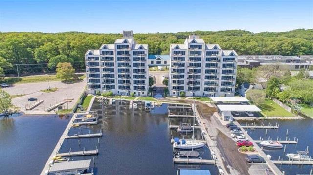 Builiding view thirty eight for 2964 Lakeshore, Muskegon, MI. 49441