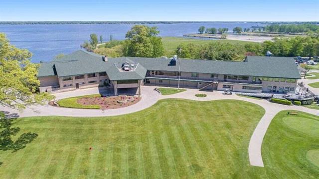 Builiding view thirty for 2964 Lakeshore, Muskegon, MI. 49441