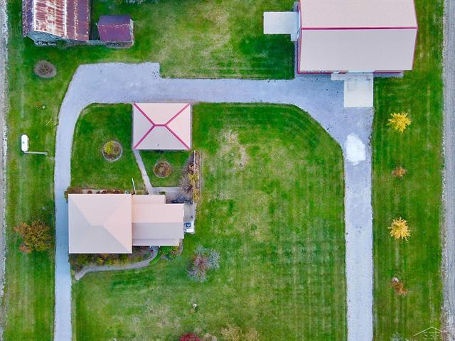 Builiding view two for 5821 Dixon, Vassar, MI. 48768