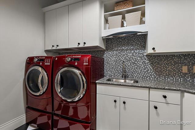 Builiding view forty one for 335 Bridge, Grand Rapids, MI. 49504