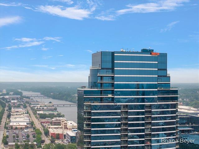 Builiding view sixty four for 335 Bridge, Grand Rapids, MI. 49504