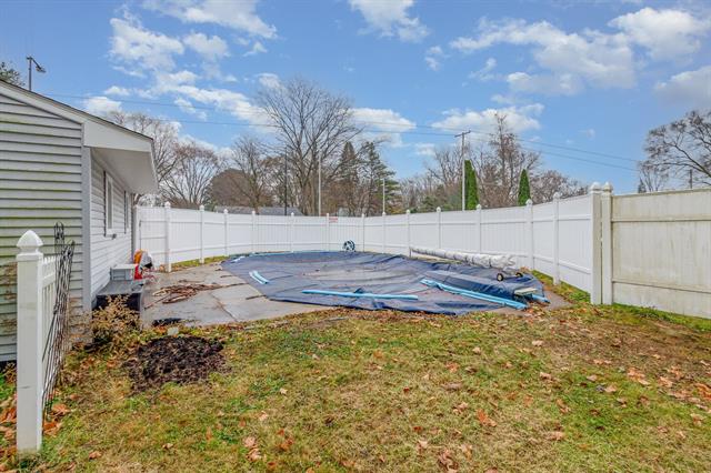 Builiding view fifteen for 3165 Amelia, Flushing, MI. 48433