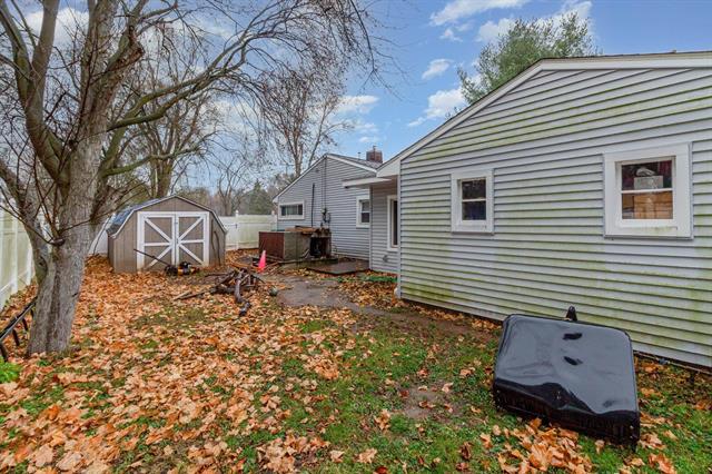 Builiding view fourteen for 3165 Amelia, Flushing, MI. 48433