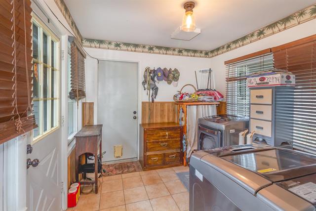 Builiding view nine for 3165 Amelia, Flushing, MI. 48433