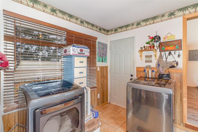 Builiding view ten for 3165 Amelia, Flushing, MI. 48433