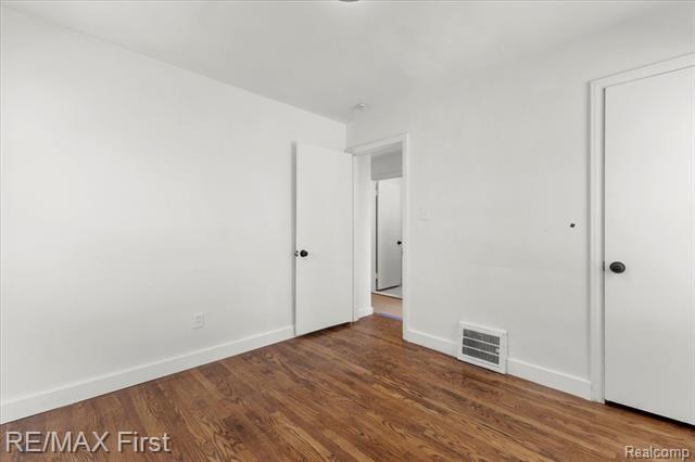 Builiding view eight for 1602 Hoffman, Royal Oak, MI. 48067