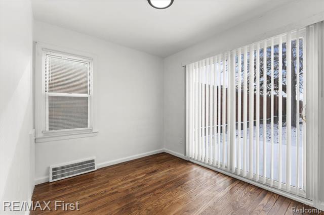 Builiding view five for 1602 Hoffman, Royal Oak, MI. 48067