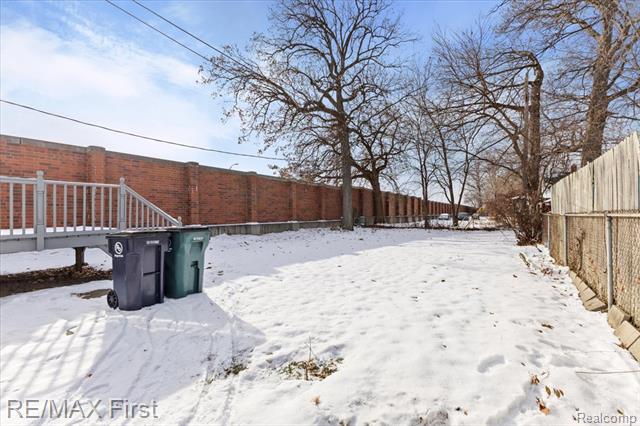 Builiding view seventeen for 1602 Hoffman, Royal Oak, MI. 48067