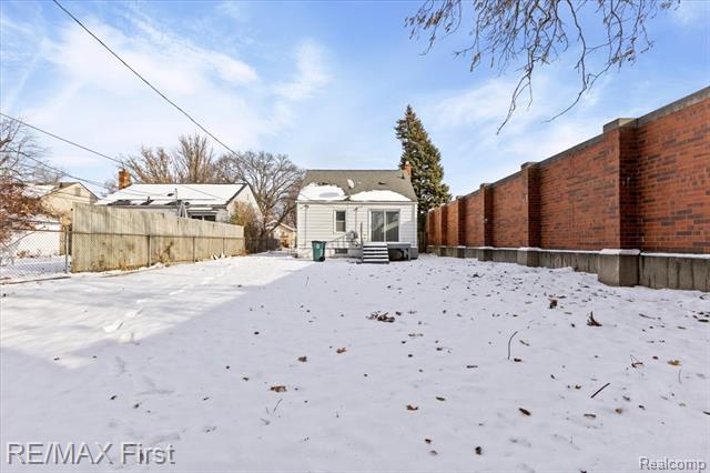 Builiding view sixteen for 1602 Hoffman, Royal Oak, MI. 48067