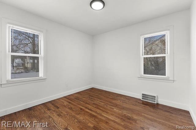 Builiding view ten for 1602 Hoffman, Royal Oak, MI. 48067