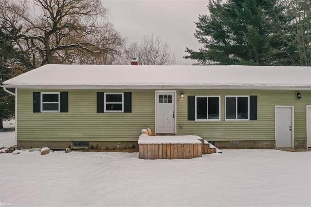 Builiding view seventeen for 4875 Sheridan, Millington, MI. 48746