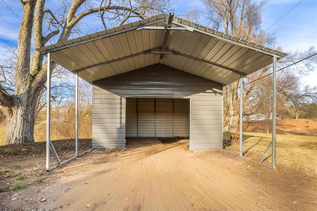 Builiding view five for 3960 Hallett Rd, Hillsdale, MI. 49242