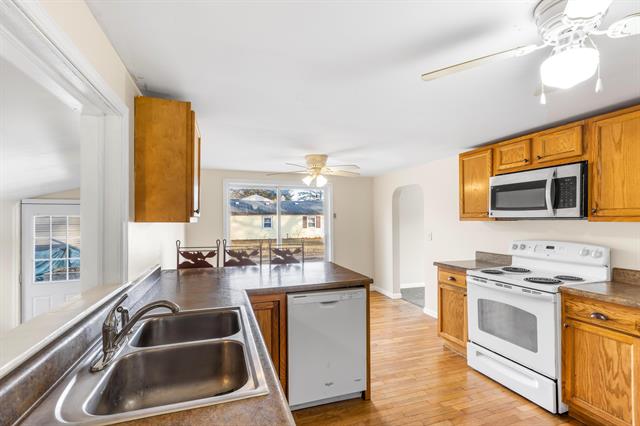 Builiding view nine for 3960 Hallett Rd, Hillsdale, MI. 49242