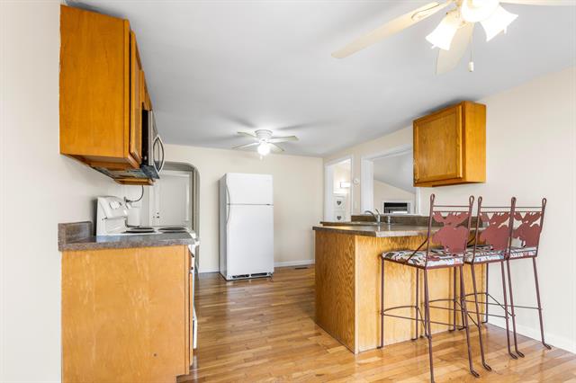 Builiding view ten for 3960 Hallett Rd, Hillsdale, MI. 49242