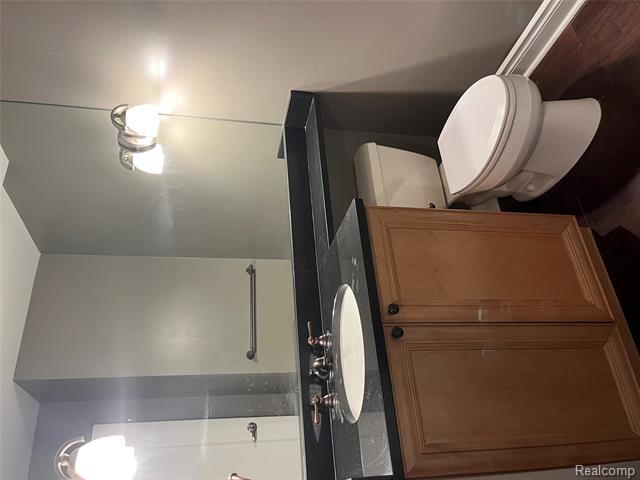 Builiding view eight for 300 Riverfront, Detroit, MI. 48226