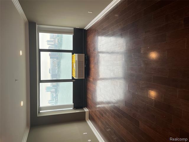 Builiding view five for 300 Riverfront, Detroit, MI. 48226