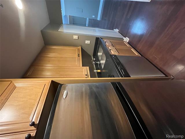 Builiding view six for 300 Riverfront, Detroit, MI. 48226