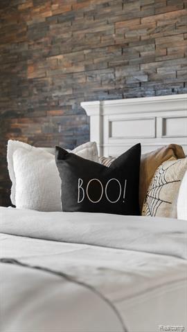 Builiding view fourteen for 225 Oak, Wyandotte, MI. 48192