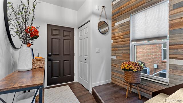 Builiding view one for 225 Oak, Wyandotte, MI. 48192